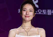 '증조부 친일 논란' 하영, 광고계 손절 시작…삼성전자·의류 광고 비공개