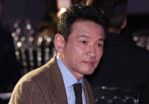 '황정민 스토킹' 40대 여성, 벌금 600만원 선고…소속사 