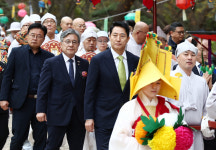 오세훈, 항소심 무죄 다음날 국회 찾아 