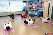 [스타캐스트] 틴탑 신년 맞이 심신단련 힐링 요가 교실! 