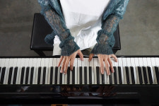 [연예스페셜] 독.점.공.개! 어디서도 볼 수 없던 크러쉬 미공개 사진 대방출! (feat. 스태프 카메라 털기)