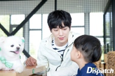 [스타캐스트] 봄날, 함께 걸을까?…서강준, 소다 남매 데이트