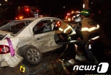 진주시내서 택시·승용차 3대 충돌 8명 부상