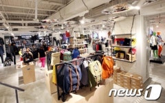 확 달라진 롯데百 본점 영플라자…53개 신규 브랜드 입점