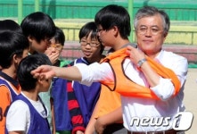 문재인, 오랜만에 축구를