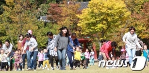 가을 만끽하는 아기들