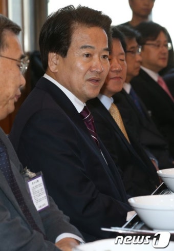 모두발언하는 정동영 남북경제연합위원장
