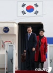 해외순방차 출국하는 이명박 대통령 내외