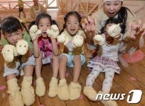 아이들에게 상상력과 감각을 키우는 밀가루 놀이