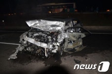 진주 고통사고  승용차 운전자 2명사망 1명부상