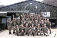 최전방 소초 방문한 정승조 합참의장