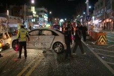 서대문구 영천시장 앞, 버스·승용차 충돌…7명 부상