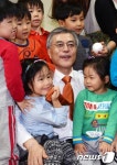 대전 어린이집 찾은 문재인 후보
