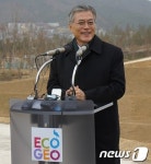[사진] 문 후보 순천정원박람회 개막식에 대통령으로 참석해 축사하고 싶다