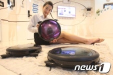 삼성전자, 구석구석 청소하는 신제품 로봇청소기 내놔