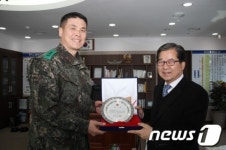 [단신] 조병돈 이천시장 감사패 수상