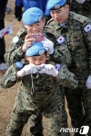 사진찍는 방법도 '각양각색'