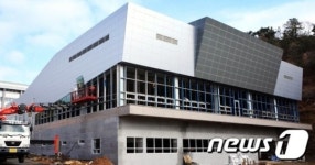 하동 군민체육센터 건립 순항…공정 90% 4월 개장