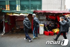 뼈대만 남은 노량진 컵밥 노점