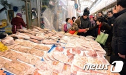설 명절 전통시장 찾은 박근혜 당선인
