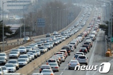심한 정체 빚고있는 중부고속도로