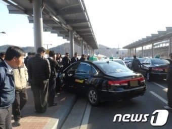 KTX울산역 앞서 급발진 추정 교통사고