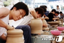 단양 방곡도예촌 백자명품화사업에 나선다