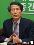 기자간담회 하는 한상진 대선평가위원장