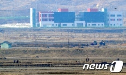 농사 준비하는 北 기정동 마을 주민들