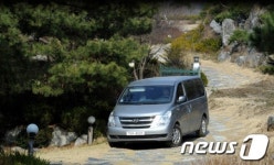 경찰, 성접대 의혹 원주 별장 압수수색