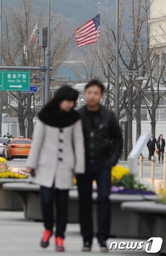 北 외국인 대피 경고, 평온한 미대사관 주변