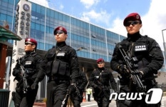 정부세종청사 주변 경계서는 경찰특공대