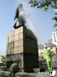 마포구, 포은 정몽주 선생 동상 물세척