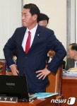 '안행위 파행'...난감한 황영철