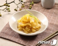 '군산 울외장아찌' 전 국민 입맛 사로 잡는다