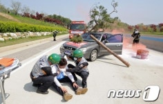 남양유업익산신동부 | 환자 구조하는 구조대원들