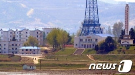 고요한 북한 기정동 마을