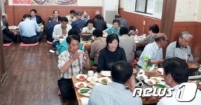 [단신]석교동 주민자치위, 어르신 점심 제공