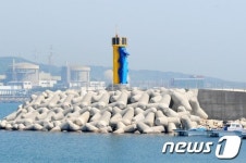 원전 지키는 해룡등대