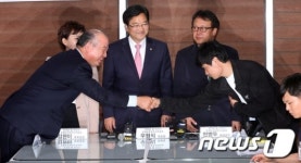 악수하는 남양유업-대리점협의회