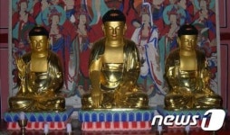 군산 상주사 목조삼세불좌상 전라북도 유형문화재 지정