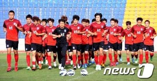 한국 대표팀, 이현중-유기상의 활약으로 레바논 꺾고 8강 진출 전 질주