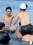 한강수영장의 피서법