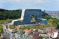 동구청사, 대전 최초 지능형건축물 인증 획득