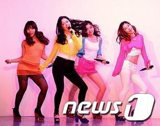 김재중의 프로듀싱 걸그룹 세이마이네임, 세 번째 멤버 메이 공개! 청순한 매력 발산