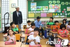 초등학교 방문한 문용린 교육감