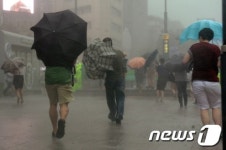 [17일 날씨] 중부·경북 폭우…시간당 30㎜