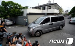 검찰 사상 첫 전직 대통령 자택 강제압류