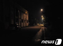 암흑 속 원주 보행자 안전 위협