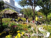 휴가철 이색 테마휴게소에서 쉬어가세요